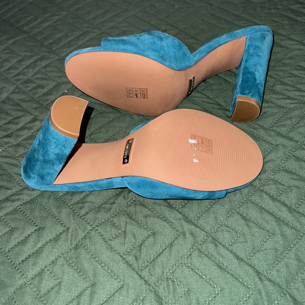 Marciana heels by Guess size 6 NWOT - Picture 4 of 5